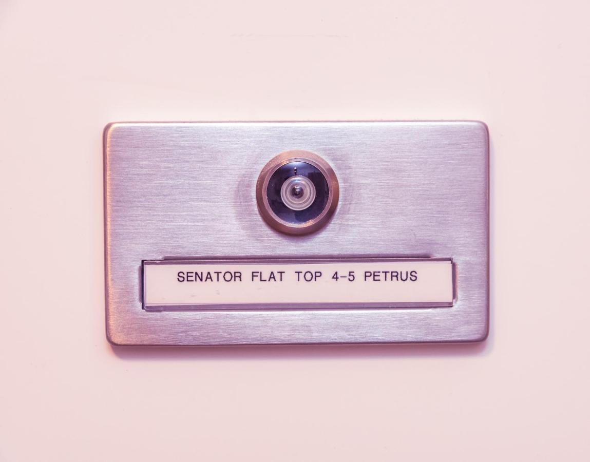 Senator Flats Petrus & Kardinal Nagl * Vídeň